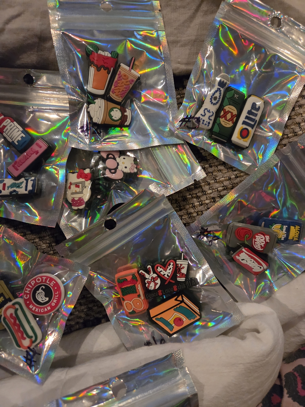 Assorted Croc Charms - Picture 4 of 9